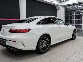 2020 Mercedes-Benz E-Класс 200 V (W213, S213, C238), белый, 5000000 рублей, вид 5