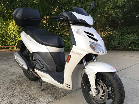 2012 Aprilia SportCity 300, белый, 275000 рублей, вид 2