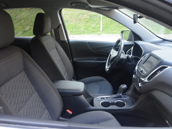 2020 Chevrolet Equinox III, серый, 1650000 рублей - вид 15