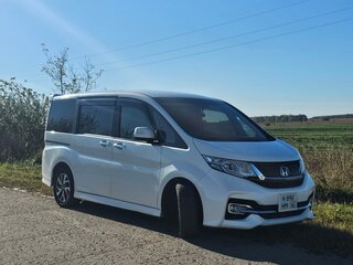 2017 Honda Stepwgn Spada V Рестайлинг, белый, 2025000 рублей, вид 1