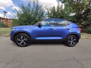 2021 Volvo XC40 I, синий, 3990000 рублей, вид 4