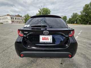 2021 Toyota Yaris IV, чёрный, 1295000 рублей, вид 4