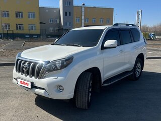2017 Toyota Land Cruiser Prado 150 Series Рестайлинг 1, белый, 3990000 рублей, вид 3