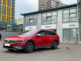 2019 Volkswagen Passat Alltrack B8 Рестайлинг, красный, 4700000 рублей, вид 2