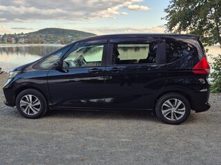 2021 Honda Freed+ II Рестайлинг, чёрный, 1595000 рублей, вид 2