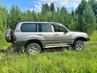 2002 Toyota Land Cruiser 105 100 Series Рестайлинг 1, серый, 2500000 рублей, вид 3