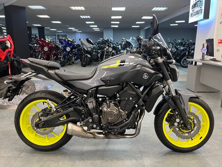 2017 Yamaha MT-07 (FZ-07), серый, 770000 рублей, вид 1