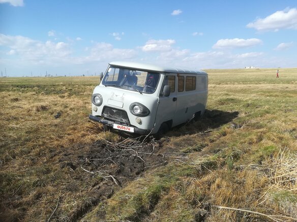 2013 УАЗ 3909, белый, 700000 рублей