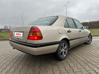 1994 Mercedes-Benz C-Класс 200 I (W202), золотистый, 350000 рублей, вид 5