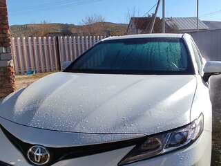2021 Toyota Camry VIII (XV70) Рестайлинг, серебристый, 3600000 рублей, вид 4