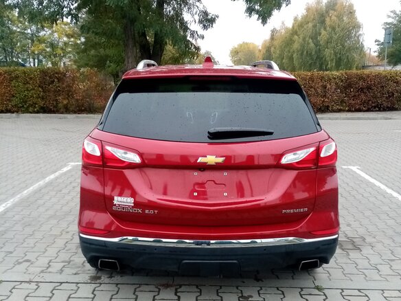 2019 Chevrolet Equinox III, красный, 2000000 рублей - вид 3