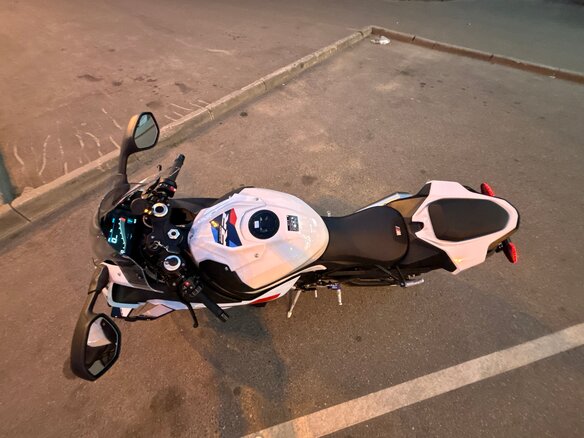 2024 BMW S 1000 RR, белый, 3000000 рублей - вид 8
