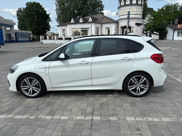 2019 BMW 2 серии Active Tourer 225xe F45 Рестайлинг, белый, 2265555 рублей - вид 6