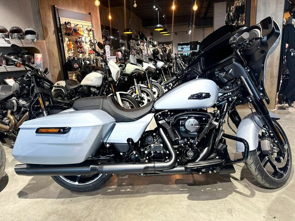 2024 Harley-Davidson Street Glide, чёрный, 3950000 рублей - вид 5