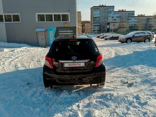 2013 Toyota Vitz III (XP130), фиолетовый, 940000 рублей, вид 3