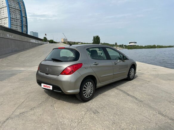 2011 Peugeot 308 I Рестайлинг, бежевый, 590000 рублей - вид 3