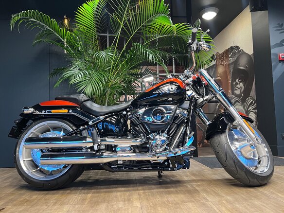 2025 Harley-Davidson Fat Boy, чёрный, 3950000 рублей