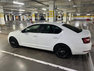 2019 Skoda Octavia III (A7) Рестайлинг, белый, 1950000 рублей, вид 5