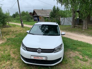 2014 Volkswagen Touran I Рестайлинг 2, белый, 629000 рублей, вид 1