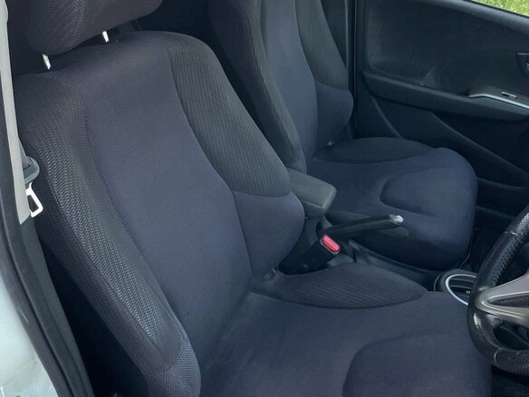 2010 Honda Fit Hybrid II, белый - вид 6