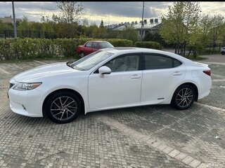2012 Lexus ES 300h VI, белый, 1900000 рублей, вид 5