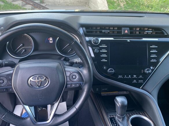 2019 Toyota Camry VIII (XV70), чёрный, 3395000 рублей - вид 9
