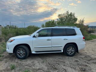 2015 Lexus LX 570 III Рестайлинг, белый, 5500000 рублей, вид 3