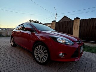 2013 Ford Focus III, красный, 930000 рублей, вид 2