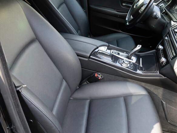 2015 BMW 5 серии 520i VI (F10/F11/F07) Рестайлинг, чёрный, 2600000 рублей - вид 18