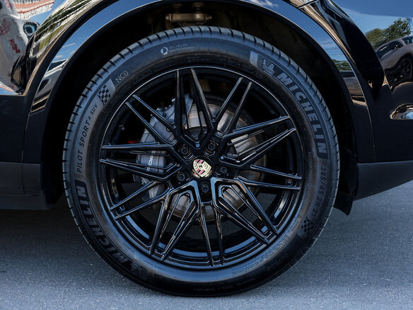 2020 Porsche Cayenne III, чёрный - вид 36