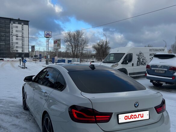2018 BMW 4 серии Gran Coupe 430i F32/F33/F36 Рестайлинг, белый, 3100000 рублей - вид 4