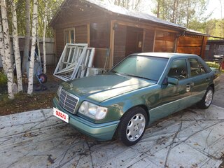1994 Mercedes-Benz E-Класс 320 I (W124), зелёный, 1450000 рублей, вид 3