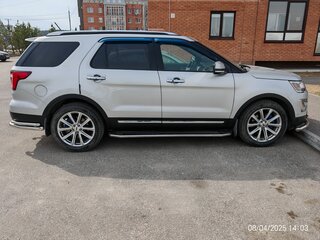 2017 Ford Explorer V Рестайлинг, серебристый, 2960000 рублей, вид 2