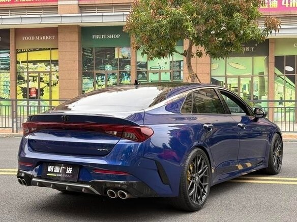 2022 Kia K5 III, синий, 2300000 рублей - вид 3