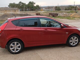 2012 Hyundai Solaris I, красный, 690000 рублей, вид 2