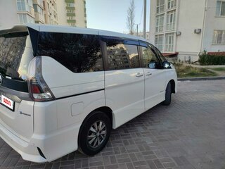 2019 Nissan Serena V (C27) Рестайлинг, белый, 2550000 рублей, вид 2