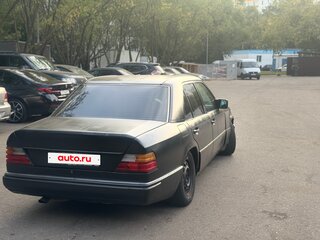 1990 Mercedes-Benz W124 260, чёрный, 205000 рублей, вид 4