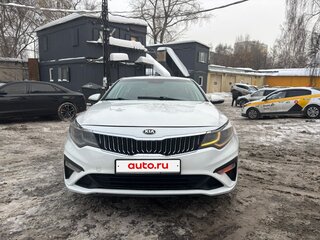 2020 Kia Optima IV Рестайлинг, белый, 1350000 рублей, вид 2