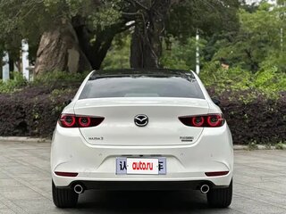 2022 Mazda 3 Axela IV (BP), белый, 1490005 рублей, вид 5