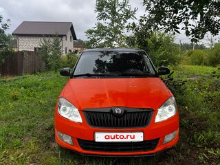 2011 Skoda Fabia II Рестайлинг, серый, 550000 рублей, вид 2