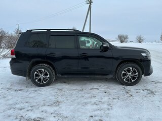 2015 Toyota Land Cruiser 200 Series Рестайлинг 2, чёрный, 4600000 рублей, вид 5