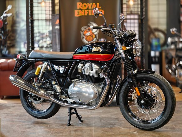 2026 Royal Enfield Interceptor 650, чёрный, 699000 рублей - вид 15