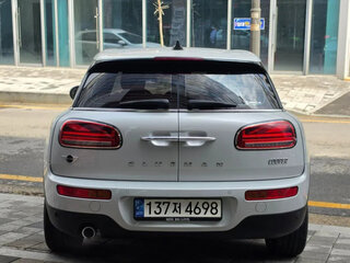 2022 Mini Clubman Cooper II Рестайлинг, серебристый, 1900000 рублей, вид 3