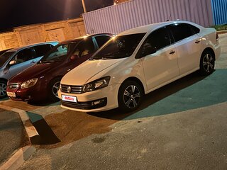2018 Volkswagen Polo V Рестайлинг, белый, 1000000 рублей, вид 1