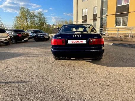 1995 Audi A8 I (D2), синий, 300000 рублей, вид 1