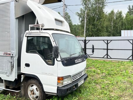 1995 Isuzu Elf (N-series), белый, 1400000 рублей, вид 2