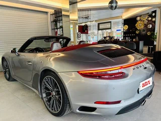2016 Porsche 911 Carrera 4S VII (991) Рестайлинг, серебристый, 8500000 рублей, вид 2