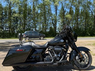 2023 Harley-Davidson Electra Glide, чёрный, 2250000 рублей, вид 4