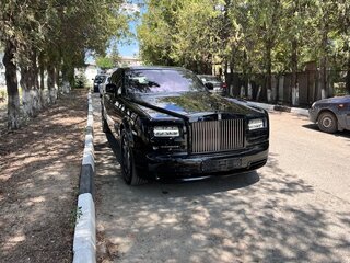 2014 Rolls-Royce Phantom VII Рестайлинг (Series II), чёрный, 35000000 рублей, вид 2