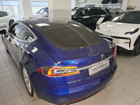 2016 Tesla Model S 75D I Рестайлинг, синий, 2750000 рублей - вид 6